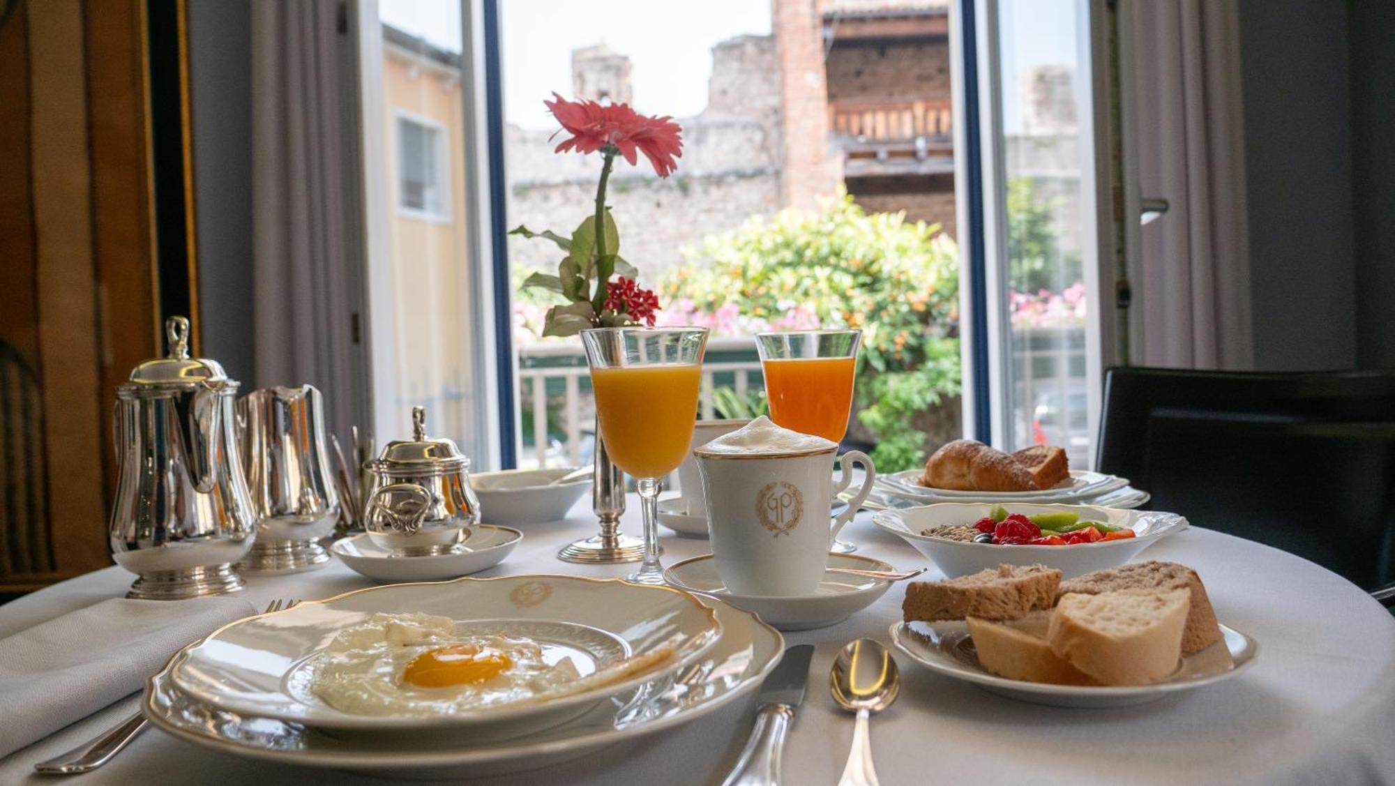 Hotel Villa Cansignorio Lazise Bagian luar foto