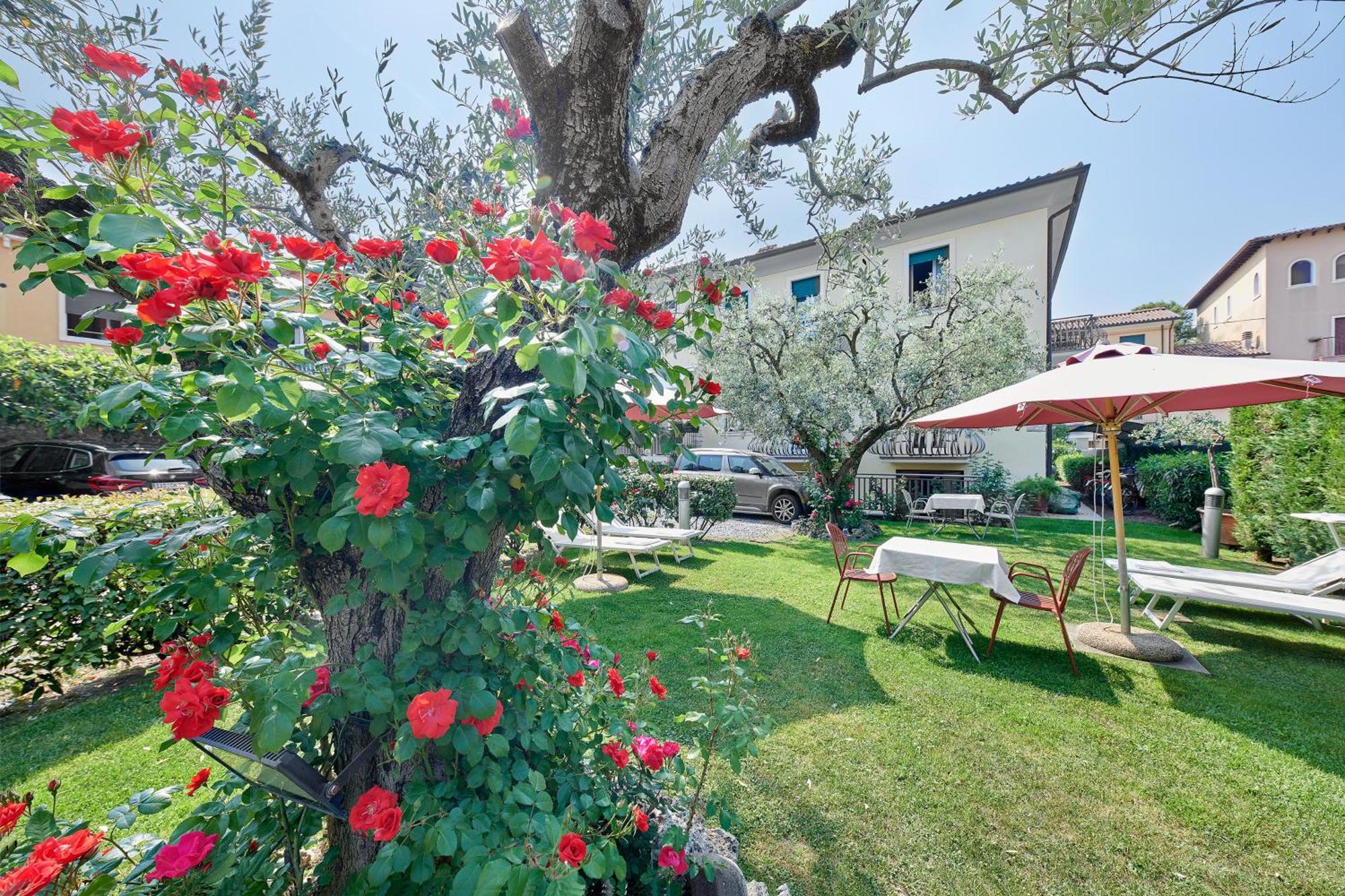 Hotel Villa Cansignorio Lazise Bagian luar foto